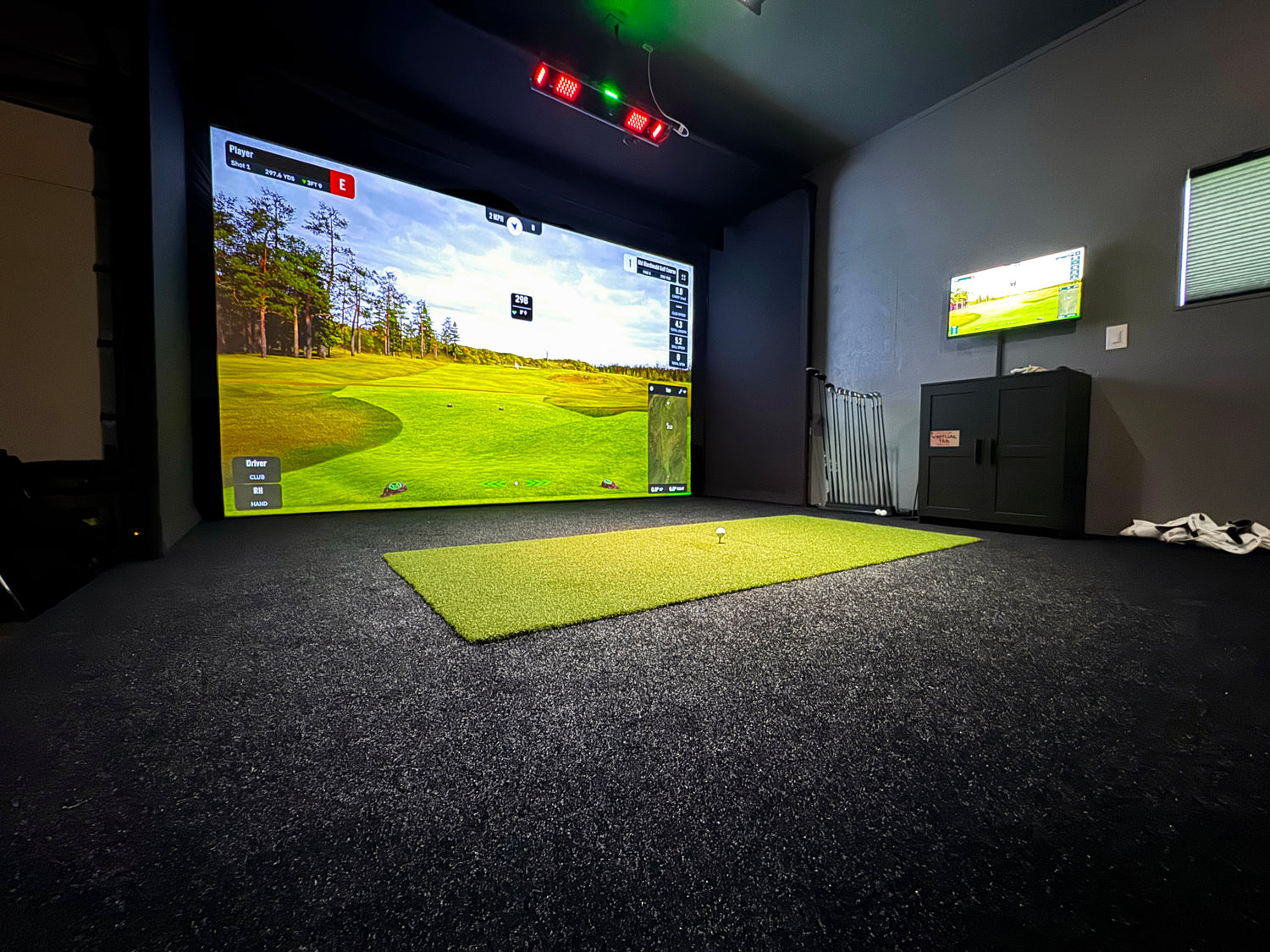 Uneekor EYE XO2 installed in a golf simulator